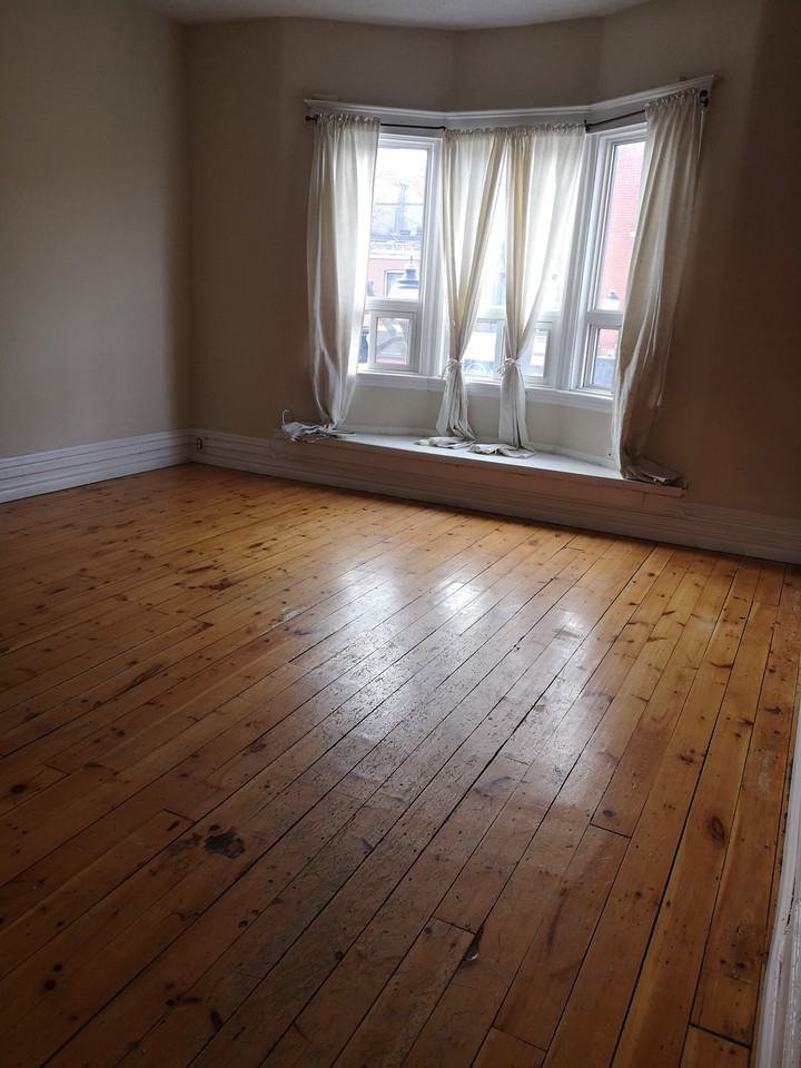 246 James St N - Photo 2 of 15