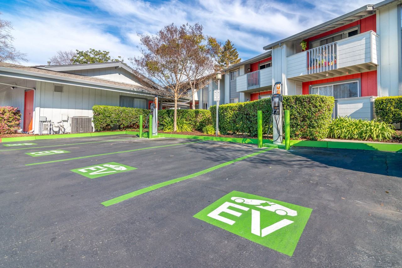 The Crossings Apartments - Photo 5 of 31