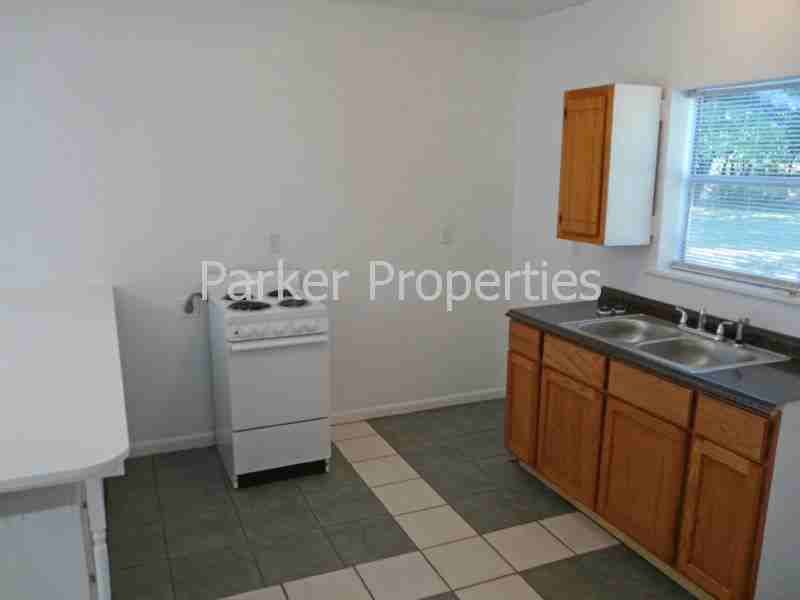 821 Bayport Dr - Photo 3 of 7