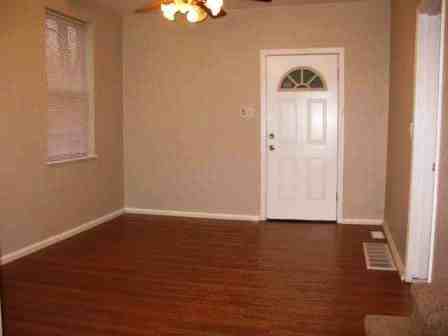 311 Goetz Ave - Photo 3 of 7