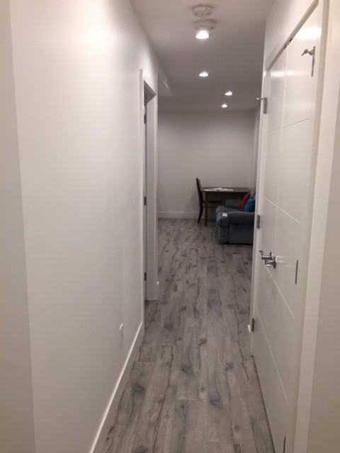 7833 110A Street #7833 - Photo 3 of 10