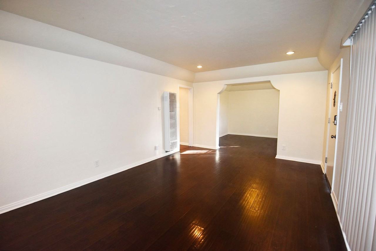 2520 Delta Ave - Photo 3 of 19