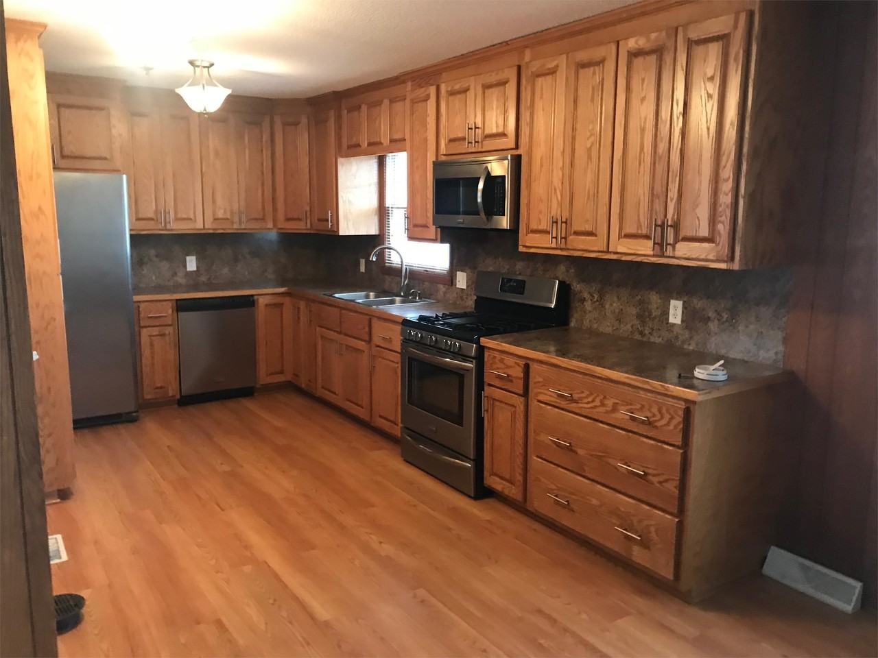711 N 13th St #1 - Photo 3 of 19