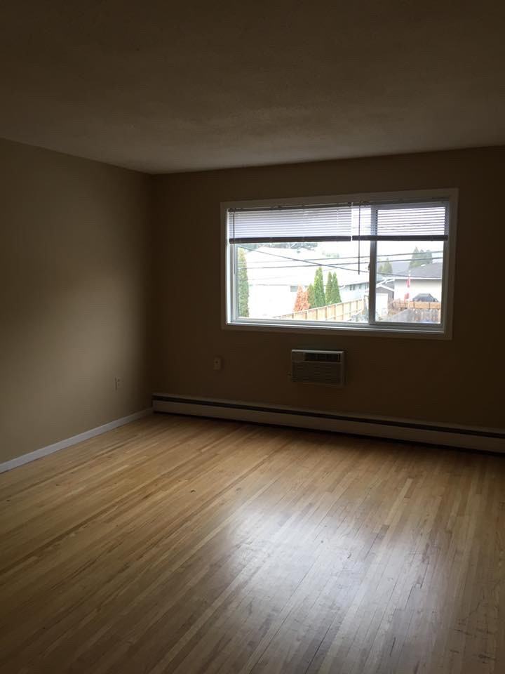 3860 Retallack St - Photo 2 of 8