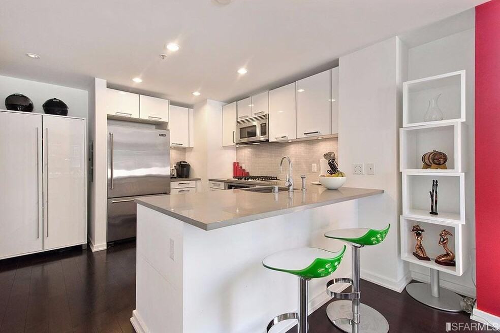 1 Hawthorne St - Photo 2 of 16