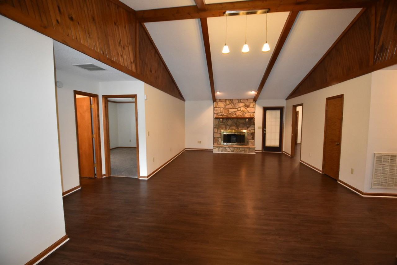 3036 Tradd Dr - Photo 2 of 13