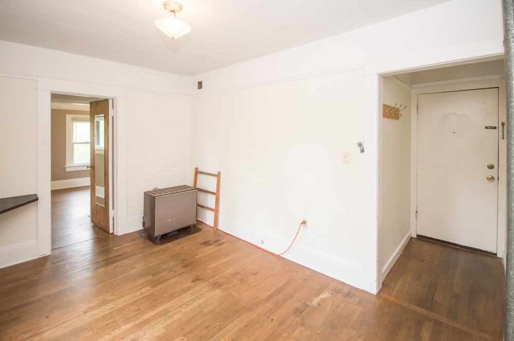 457 SW Washington - 6 #6 - Photo 5 of 15