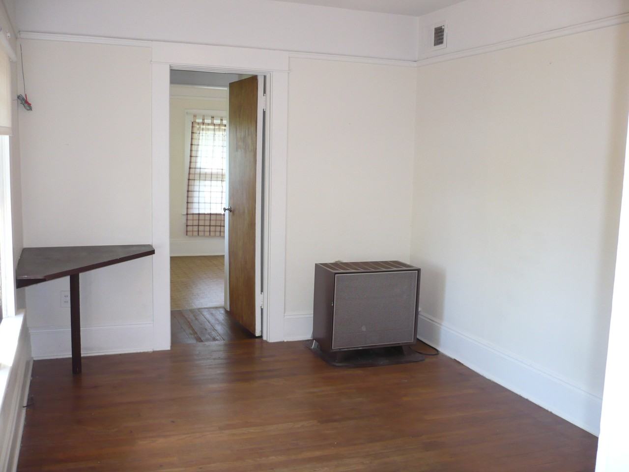 457 SW Washington - 6 #6 - Photo 7 of 15