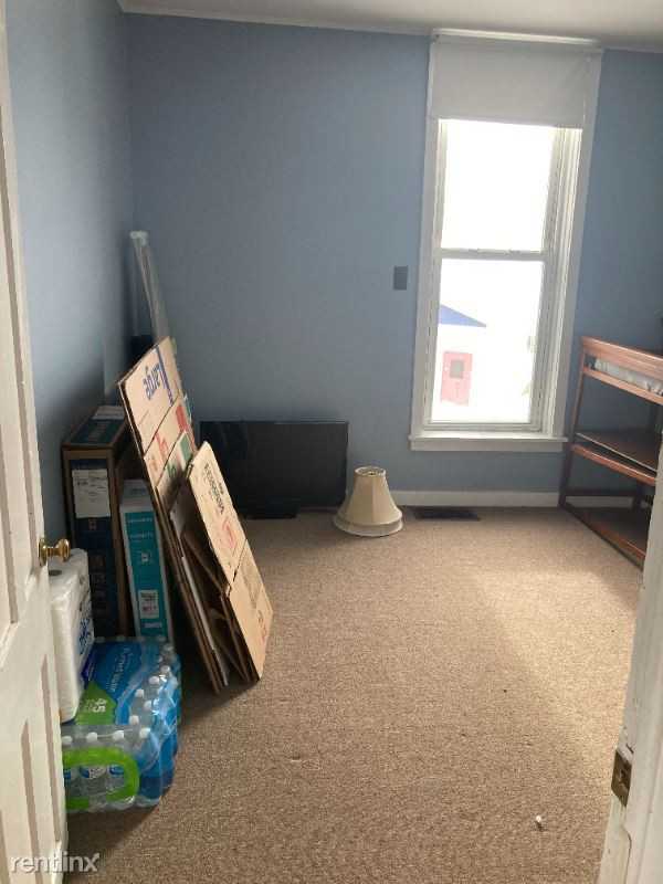 62 62 Main St 5 - Photo 3 of 6