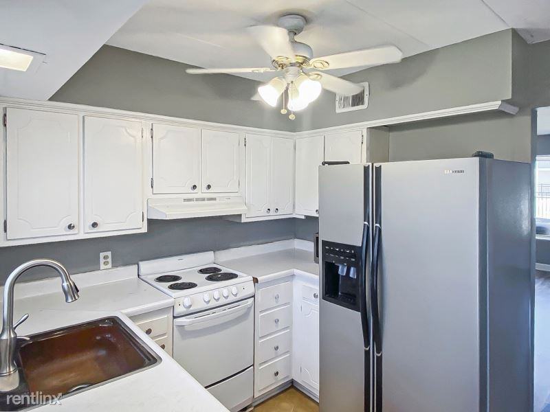 3010 3010 Crosby Rd 130 - Photo 2 of 9