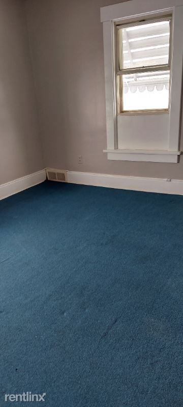 2543 Mahoning Rd Ne - Photo 3 of 10