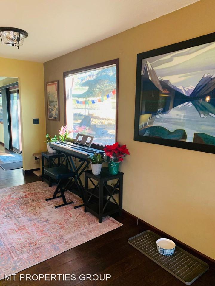 5604 Gharrett Ave - Photo 3 of 30