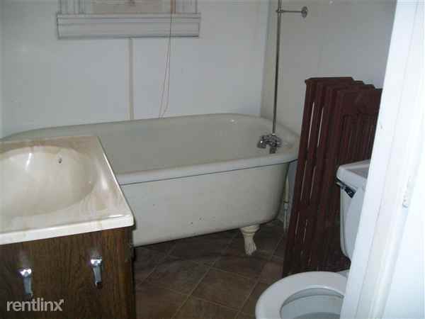 800 N Jordan St - Photo 2 of 10