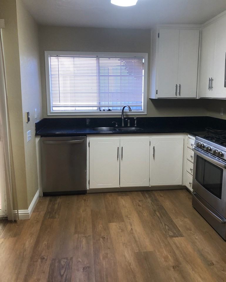 3872 Tiverton Dr - Photo 3 of 22