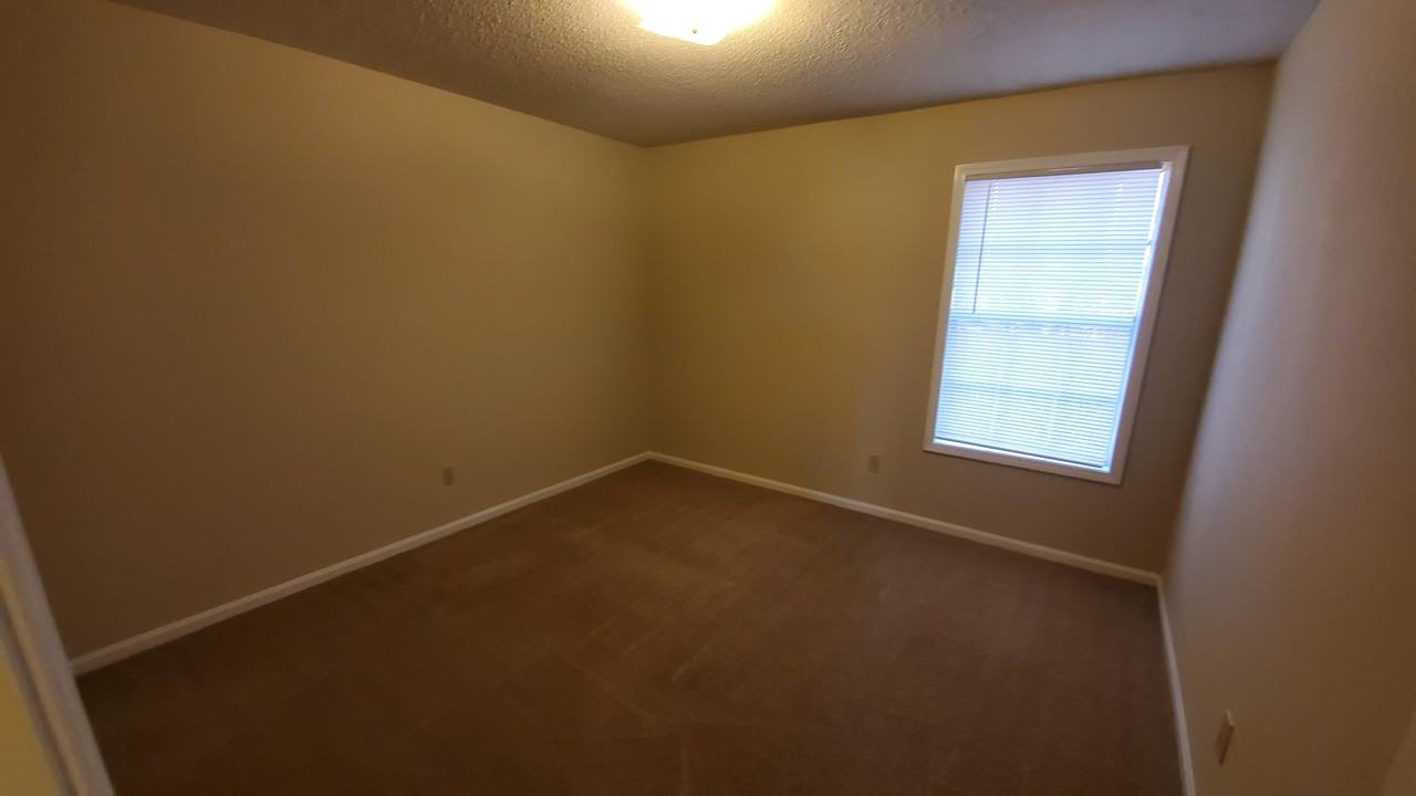 1800 Hargrove Rd E - Photo 2 of 7