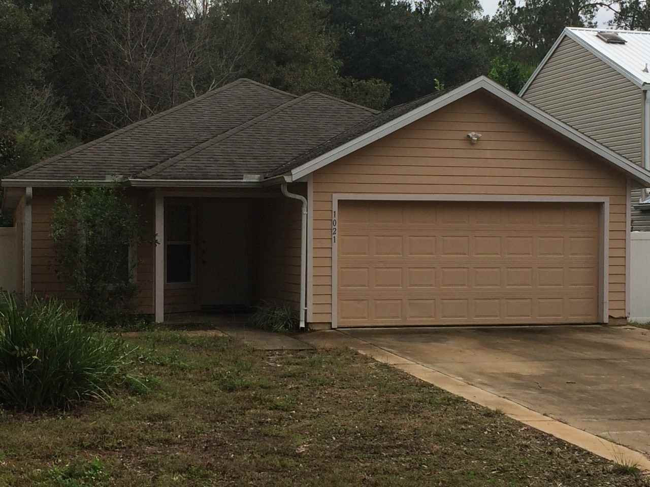 1021 NW 10th St - Photo 2 of 16