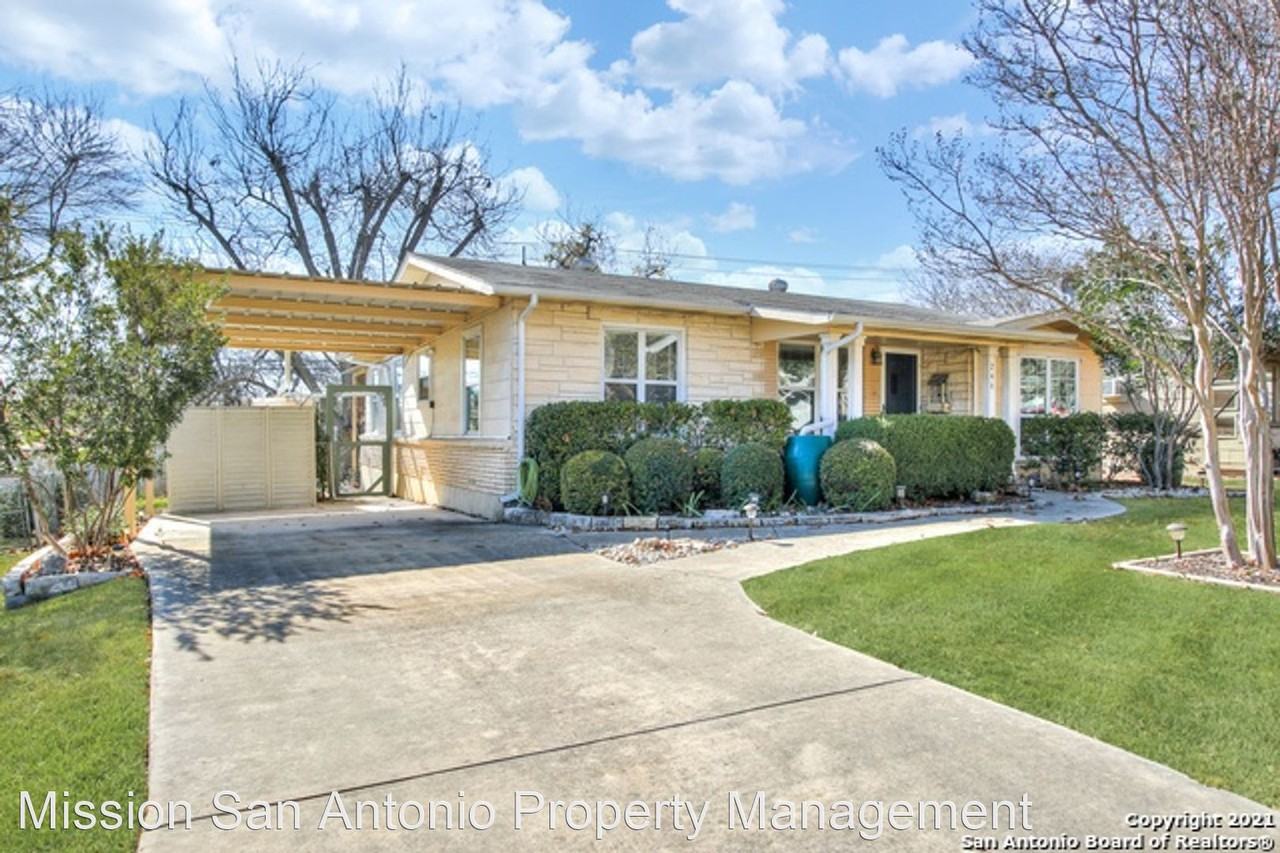 246 Lemur Dr - Photo 2 of 25
