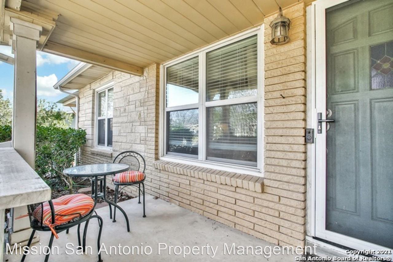 246 Lemur Dr - Photo 3 of 25