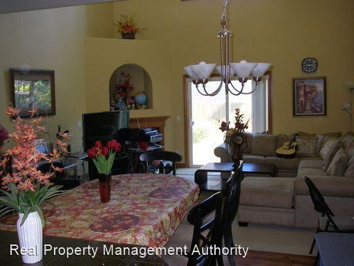 8619 Ne 31st Cir - Photo 3 of 17