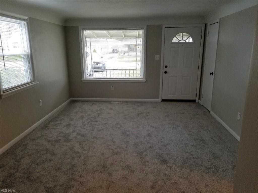 33061 Alva Dr - Photo 2 of 10