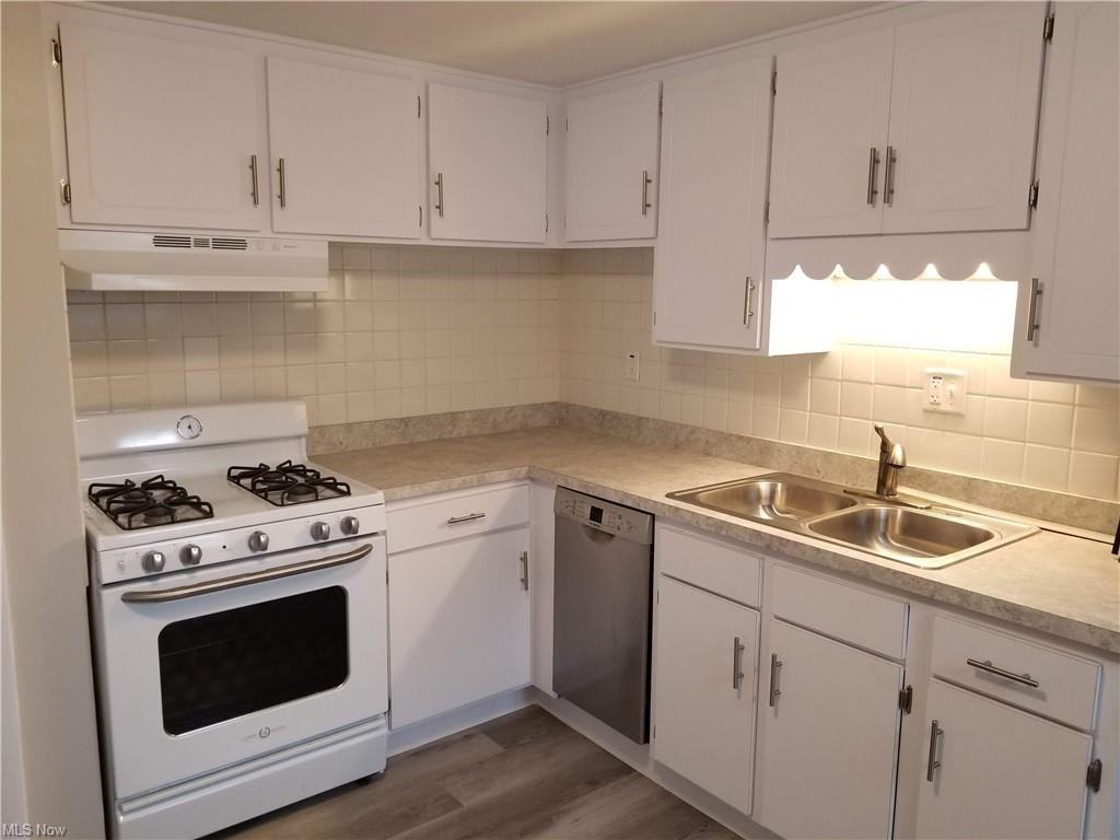 33061 Alva Dr - Photo 3 of 10