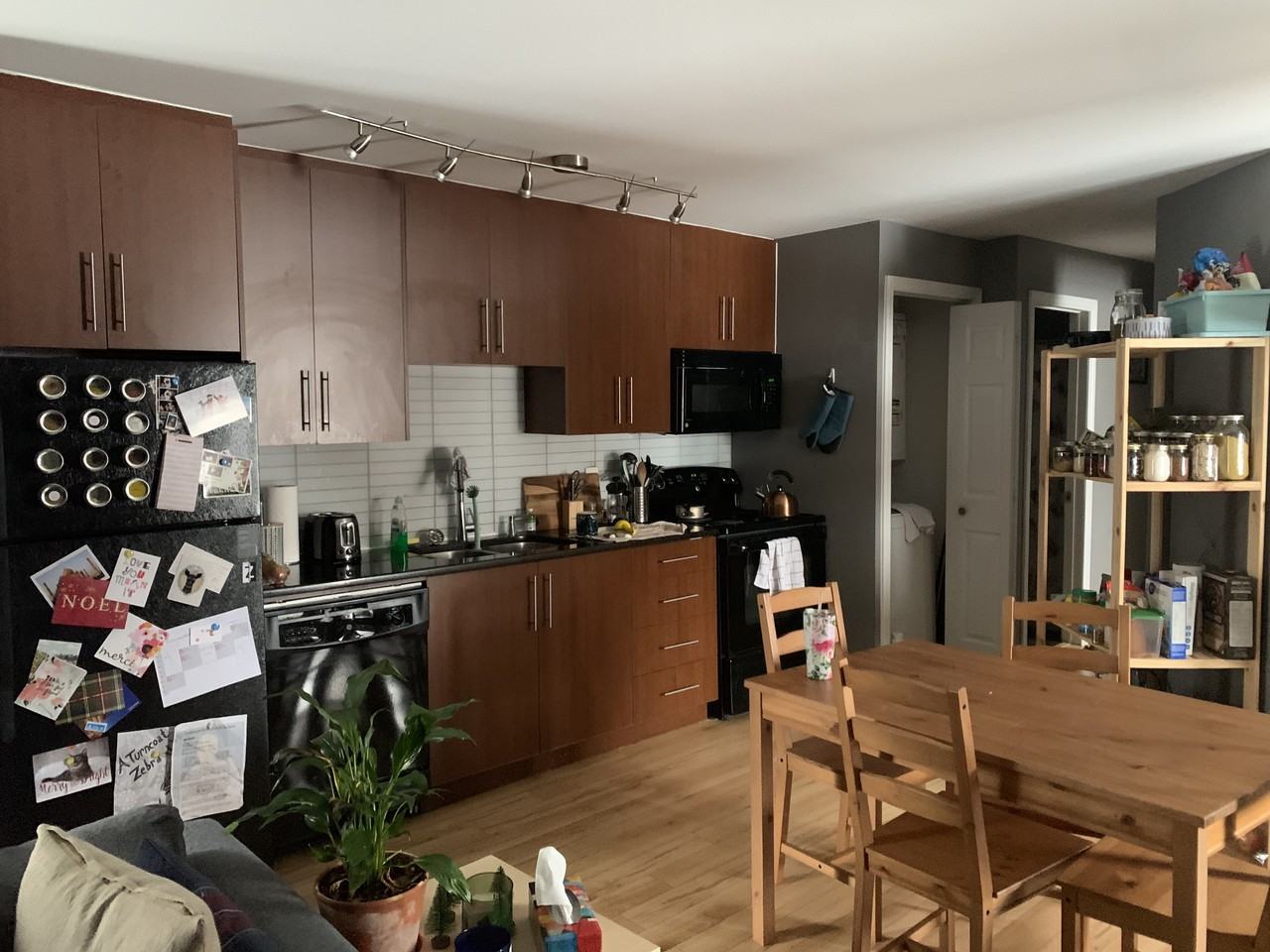 550 O'Connor Street - Photo 2 of 7