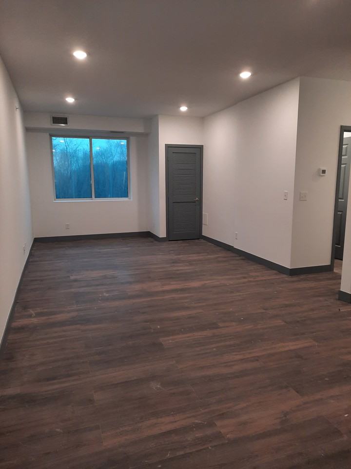 1402 7th Street E - Photo 2 of 9