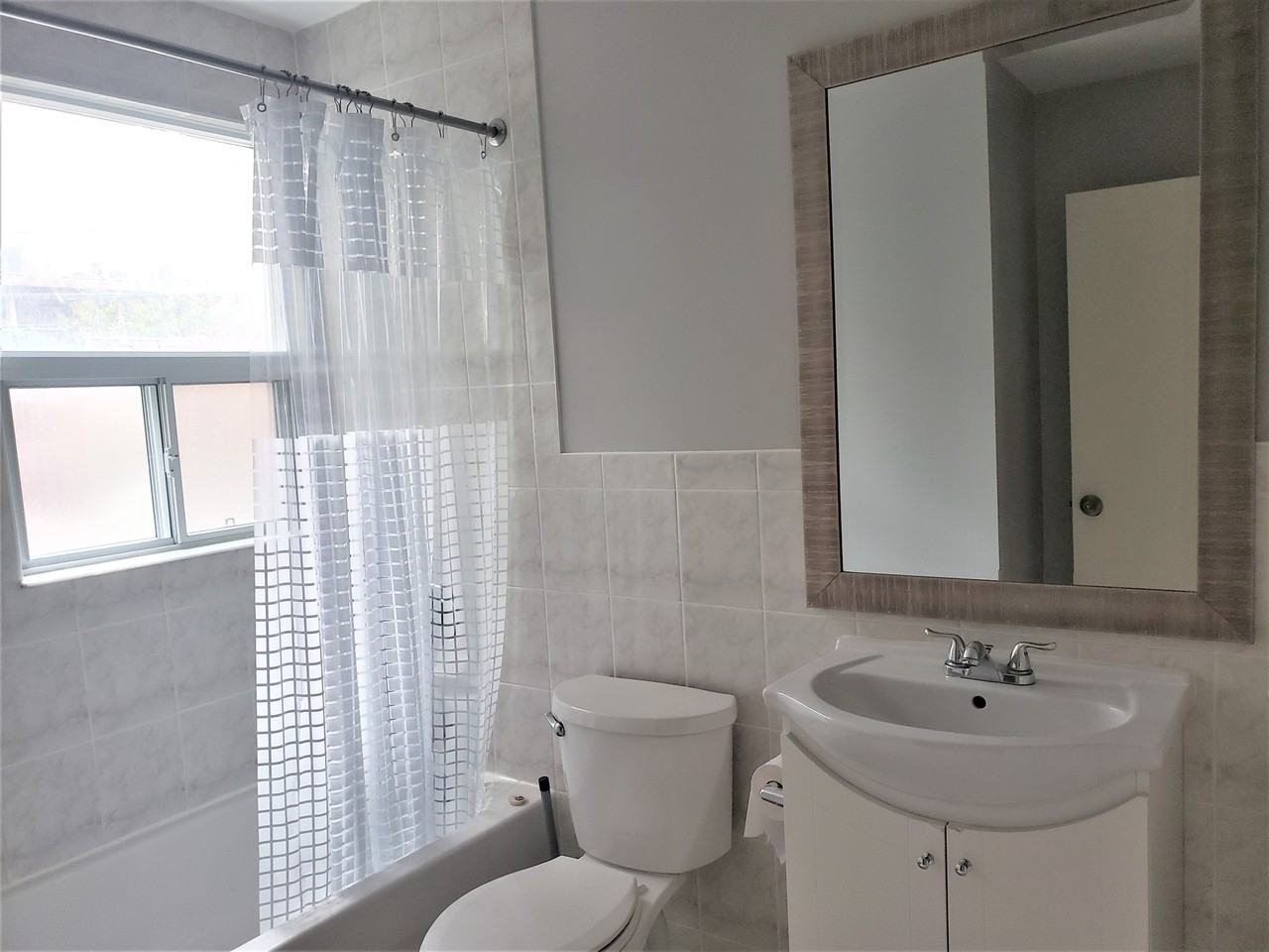 Beautiful Cozy Apartments - Photo 5 of 11