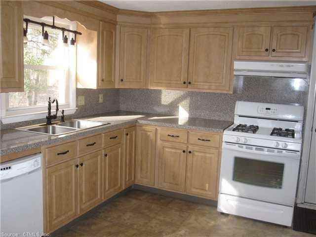 20 Center Dr - Photo 2 of 8