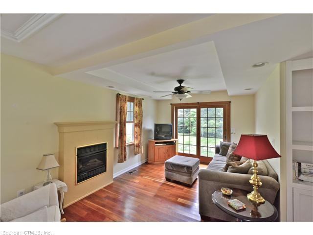 21 Maple Ave - Photo 2 of 10