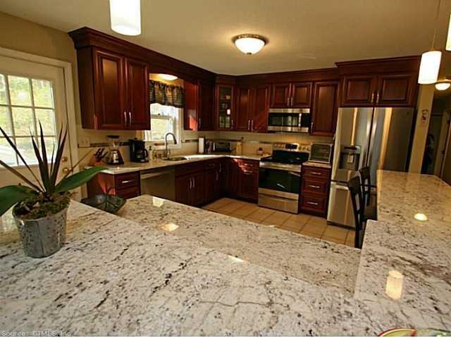 18 Somers Ln - Photo 3 of 32