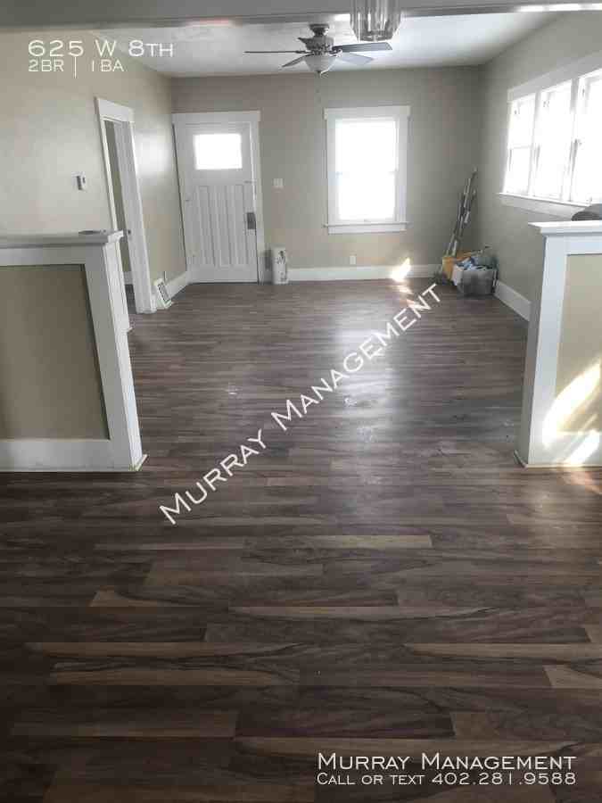 625 W 8th St - Photo 2 of 14