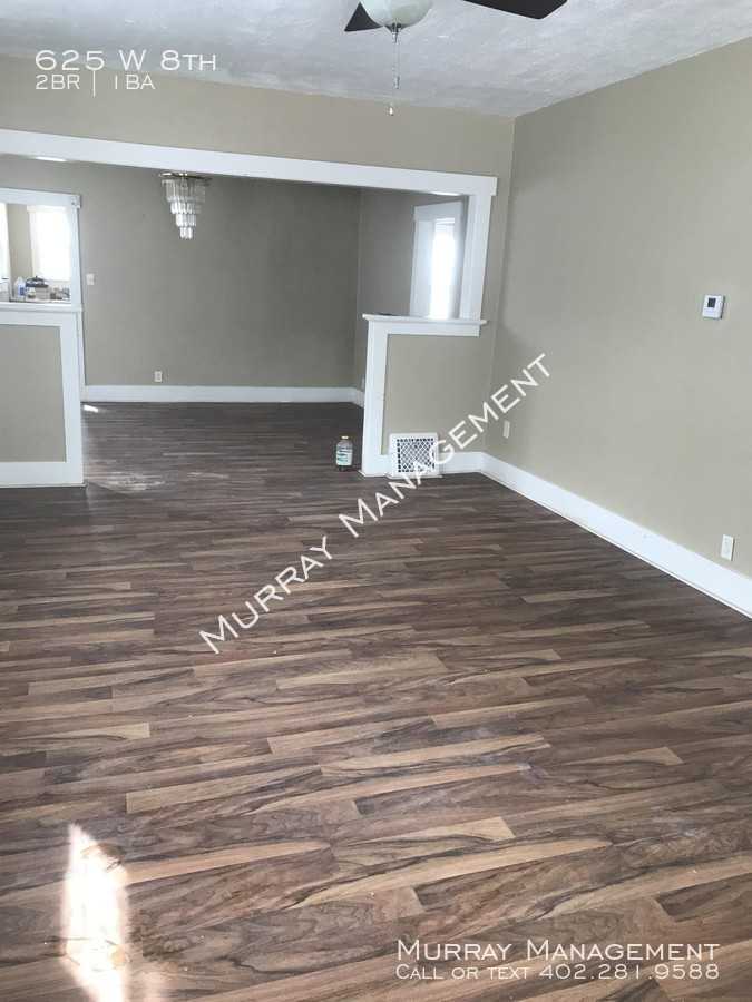 625 W 8th St - Photo 3 of 14