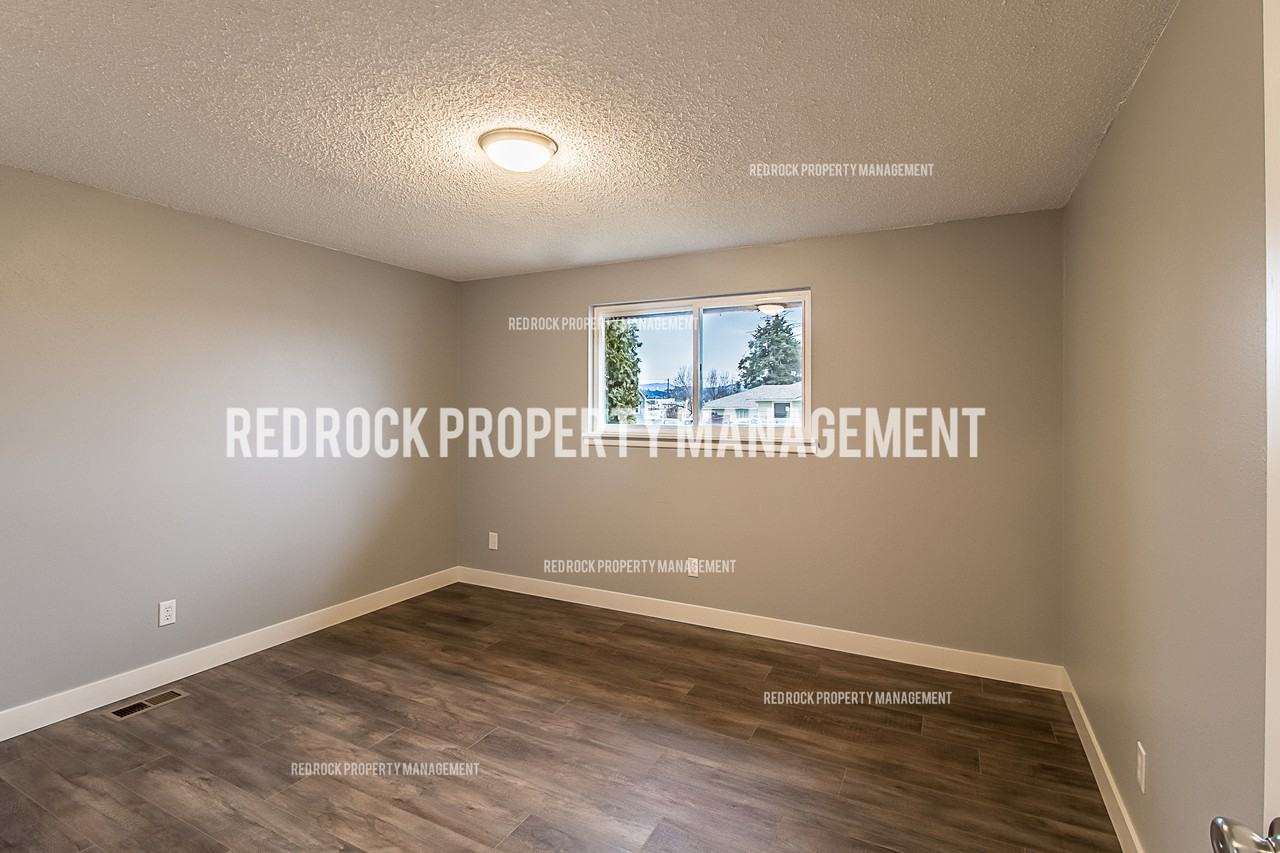 15313 E Broadway Ave #1 - Photo 7 of 17