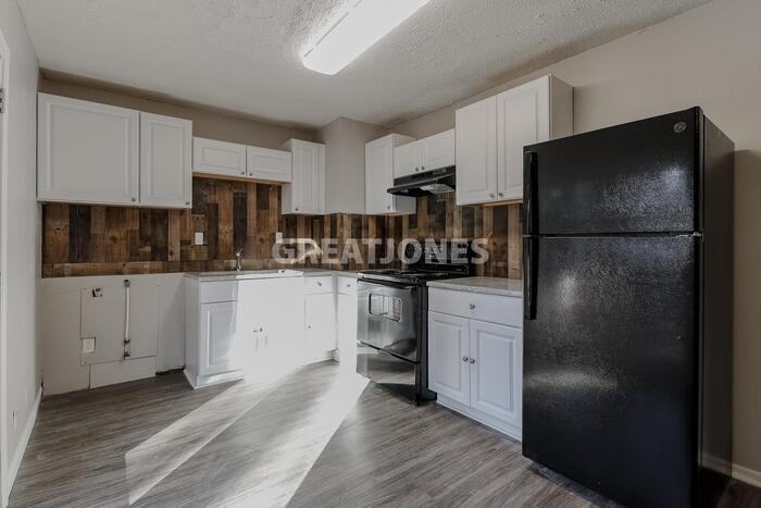 707 Avenue N - Photo 3 of 12