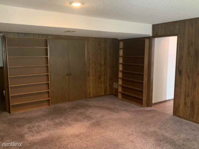 238 N 82nd Ter - Photo 3 of 11