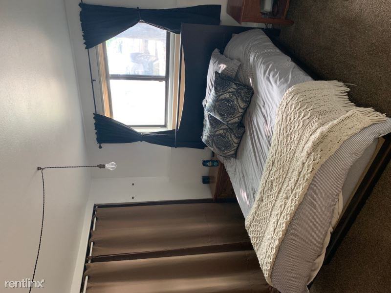 925 Columbia Rd - Photo 2 of 7