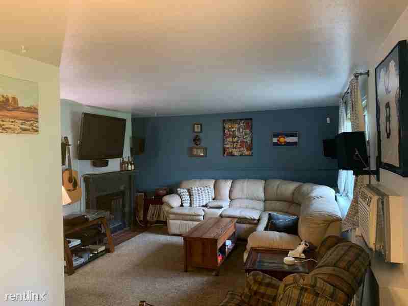 925 Columbia Rd - Photo 3 of 7