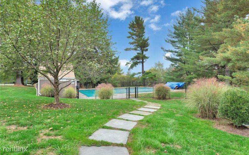 12 12 Hillside Place 12 - Photo 3 of 6