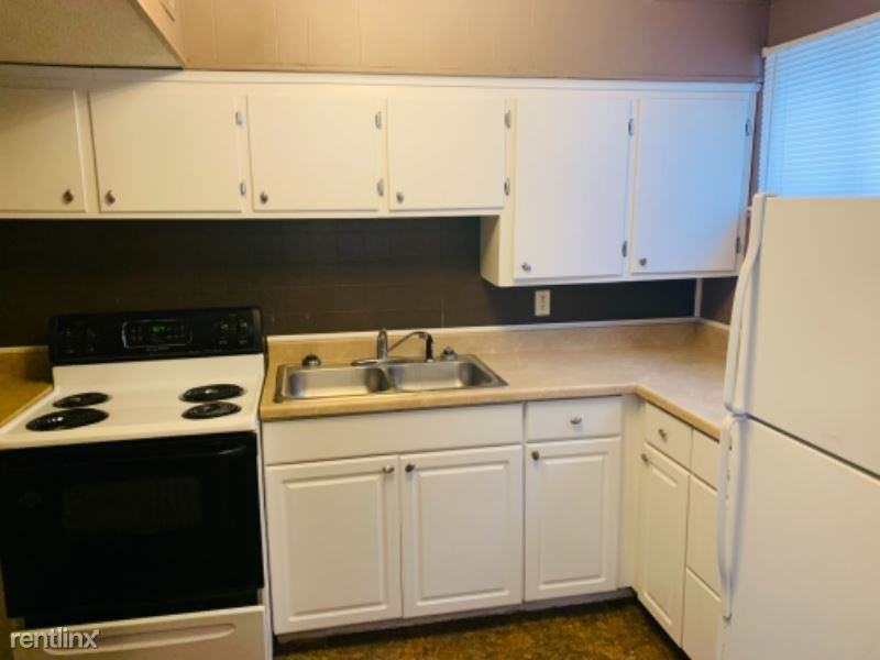 330 Pratt Ave - Photo 2 of 9