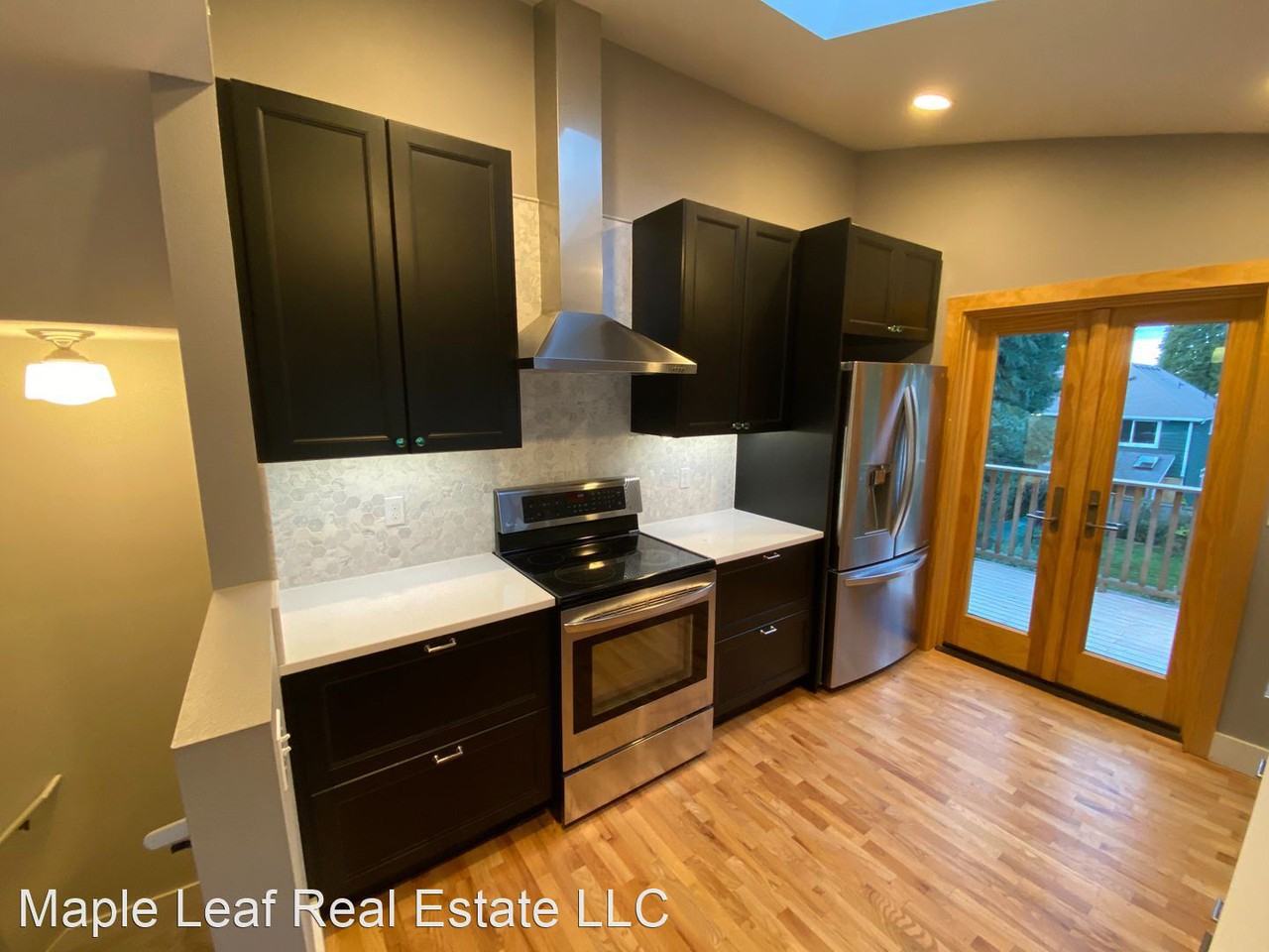 814 Ne 97th St - Photo 2 of 27