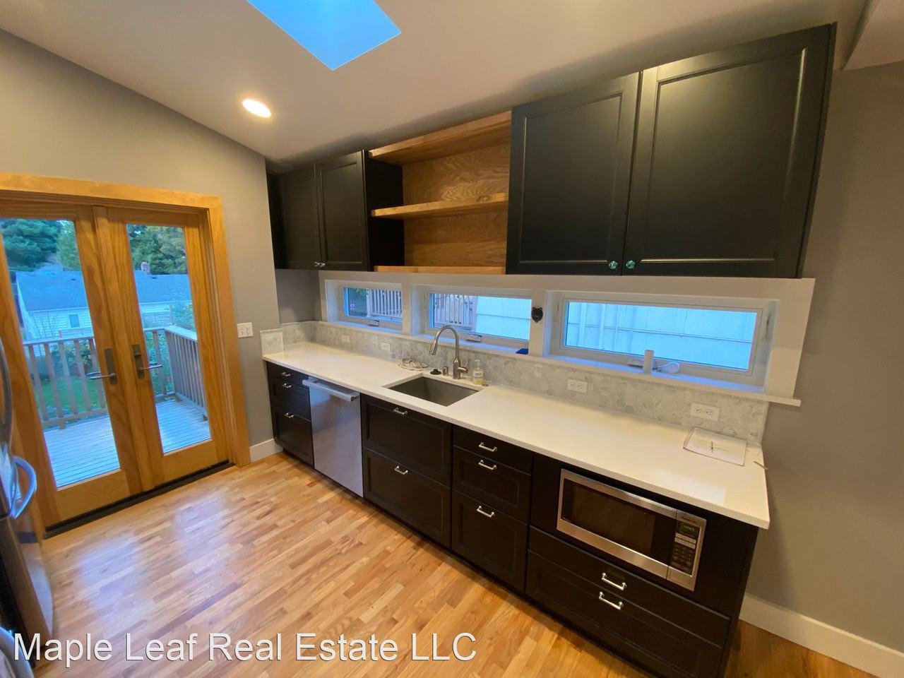 814 Ne 97th St - Photo 3 of 27