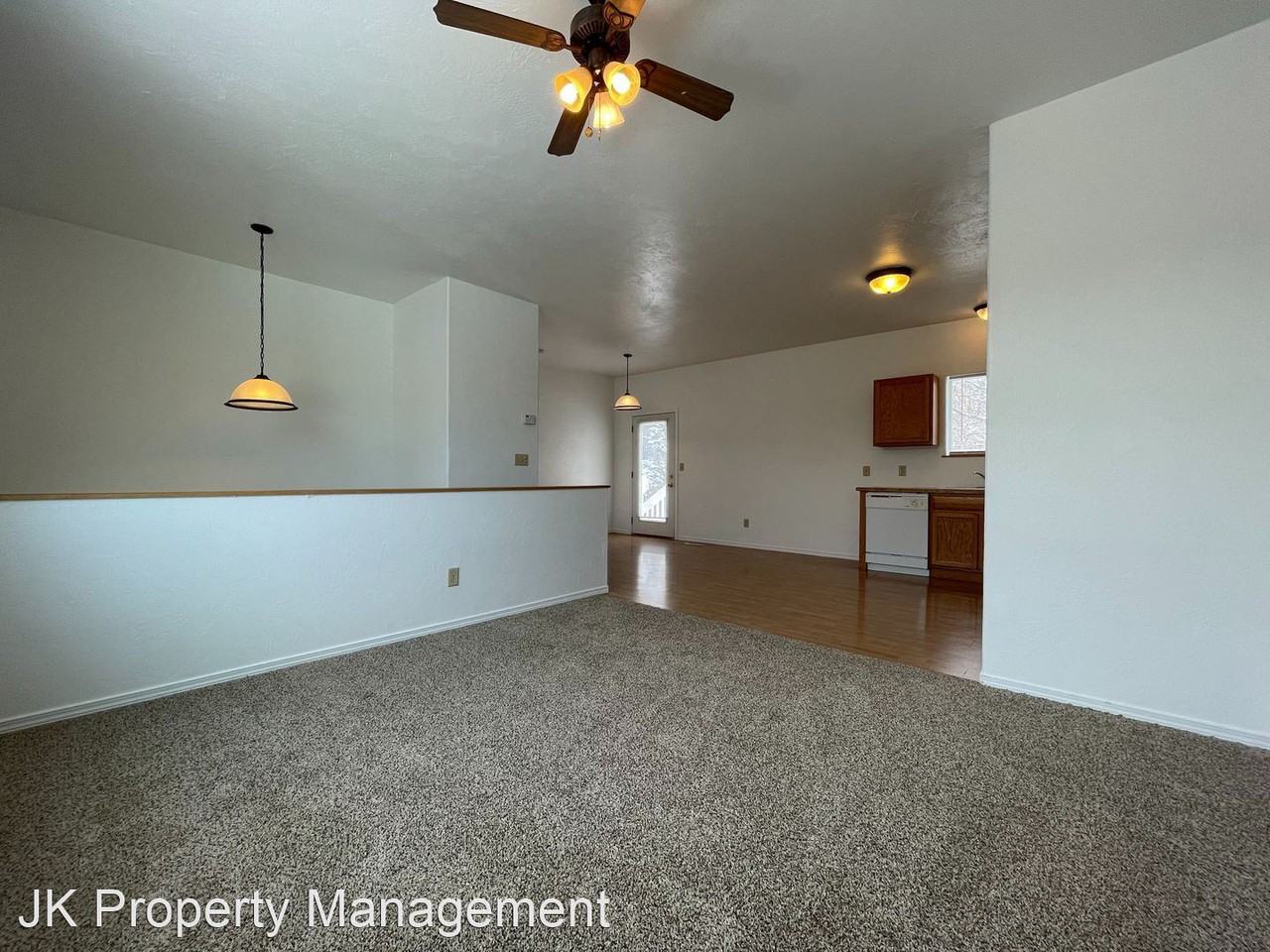 819 6th Ave S - Photo 2 of 20