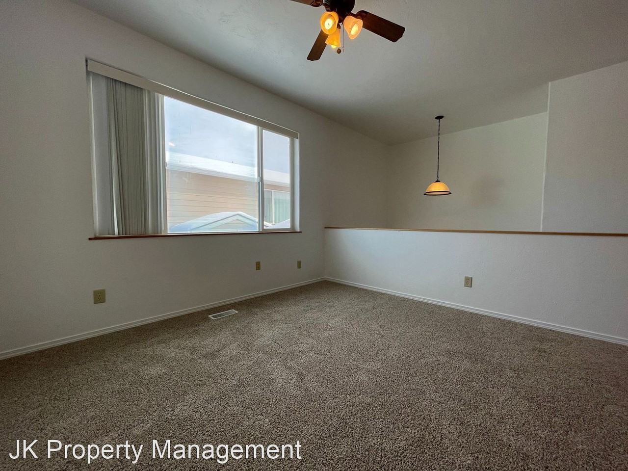 819 6th Ave S - Photo 3 of 20