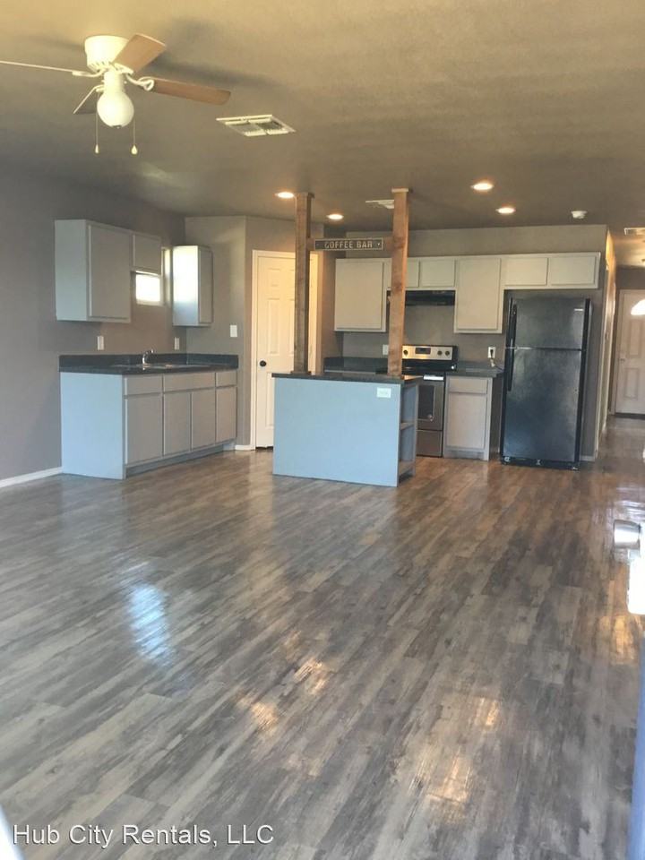 2205 Cedar Ave - Photo 2 of 10