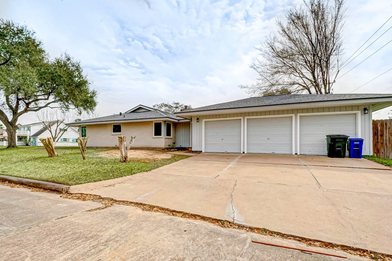 18702 Prince William Ln - Photo 2 of 28