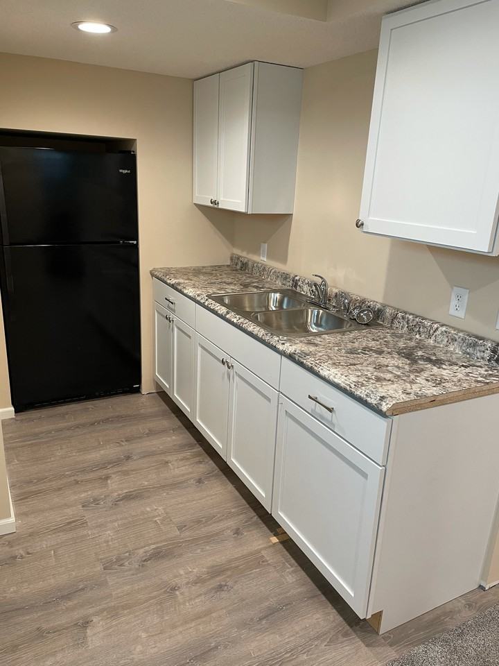 415 Finn St N - Photo 3 of 10