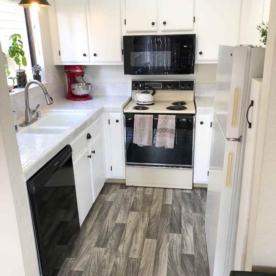 222 Bonita Ln - Photo 3 of 12