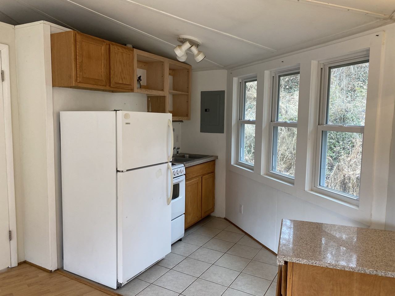 25 Howland Rd - Photo 7 of 7