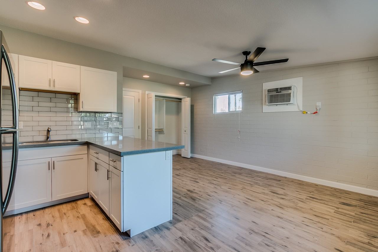 1008 S Mariana St - Photo 2 of 13